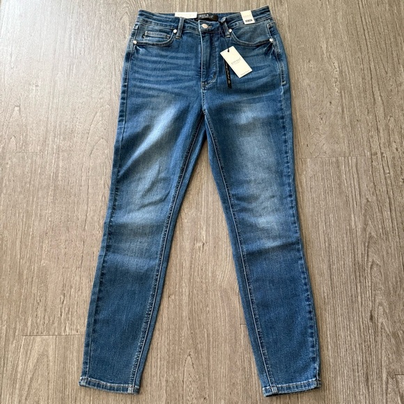 Judy Blue Tummy Control Skinny Jeans NWT - Picture 1 of 8
